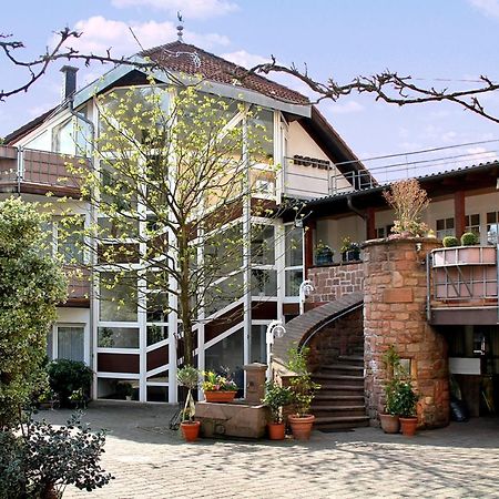 Hotel- Restaurant Zum Schwan Waldfischbach-Burgalben Exterior foto